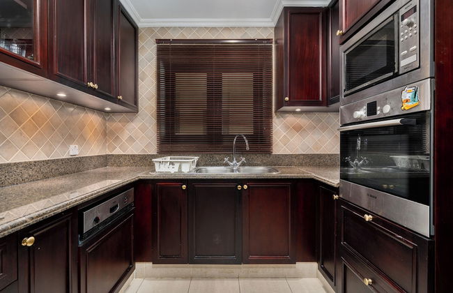 Lux BnB I Souk Al Bahar I Burj Khalifa Views - Photo 16