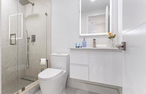 April Sale! 4BR - Private Yard, Grill, Soaking Tub, Near Coral Gables & MIA Airport - Foto 20