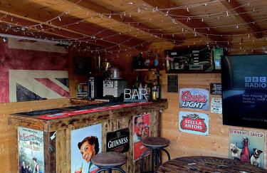 The Follonsby hot tub Retreat with own bar near city centre - Foto 15