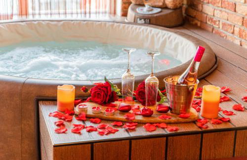 Jacuzzi - Love - BDSM - Extra Luxury - EV chargger - Valentine's Day - Red Room - Flexible SelfCheckIns 28 - Foto 24
