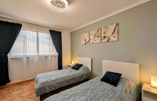 Comfortable 2-Bedroom Duplex in Playa Paraiso with Ocean View, Balcony, and Shared Pool - Photo 8