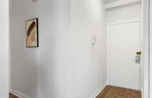 Sleek & Functional 2-Bedroom Apt - Hyde Park 405 - Photo 17