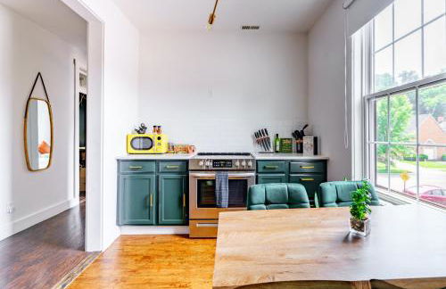 Jungle House Chillicothe Sleeps 24 Downtown Ohio Free Parking - Walk to Historic District - 5BR Luxury Home - Pet Friendly - King Beds - Over 5,800 Five Star Stays - Foto 55