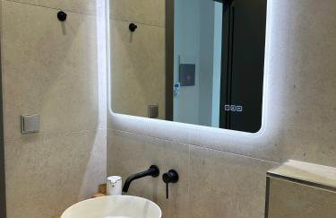 On the Edge - Suites & Apartments - Photo 42