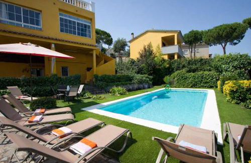 2 Private Abodes in One Magnificent Villa! - Foto 5