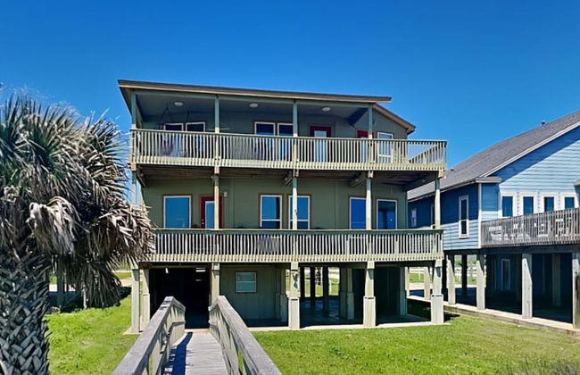 Lighthouse By the Sea - Photo 41