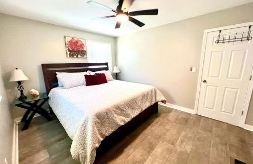 4/2 Home Close to Beach, Centrally located! - Foto 13