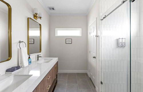 Palms & Pelicans - Photo 28