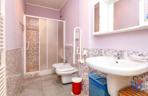 Bea's House, Restyling 2026 Sirmione with Private Garden and shared Pool DesenzanoLoft Official Partner Homes & Villas by Marriott Bonvoy - Foto 28