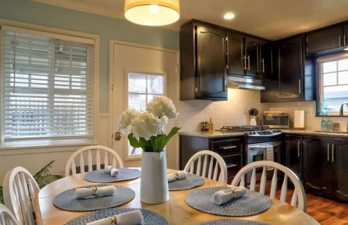 Spruce Beach Cottage - Walk to beach - Photo 12