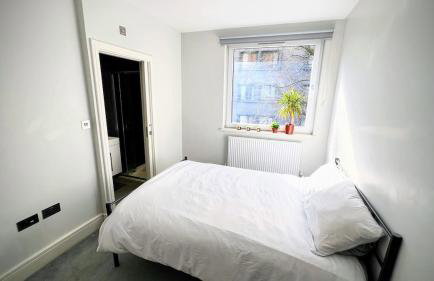 En-suite bedroom in city centre in a 2 bed flat - Foto 2