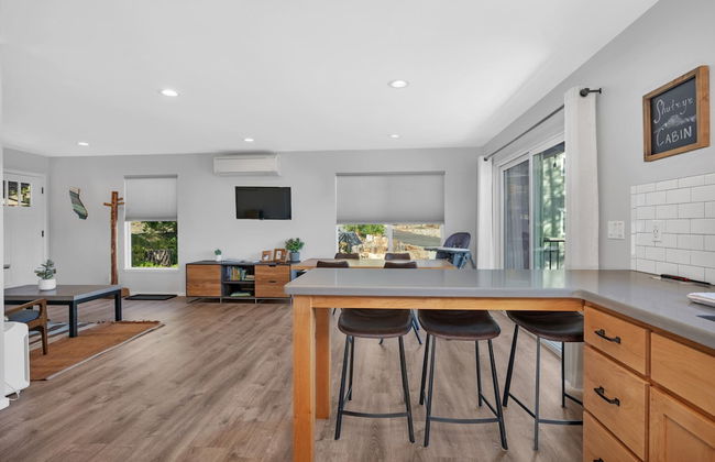 Modern 2bd Cabin With Stunning Views of Bass Lake - Foto 6