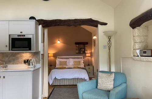 Swallow Barn - Photo 3