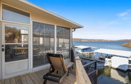 Lakefront Family Retreat w/ Views, Boat Slip - Foto 59