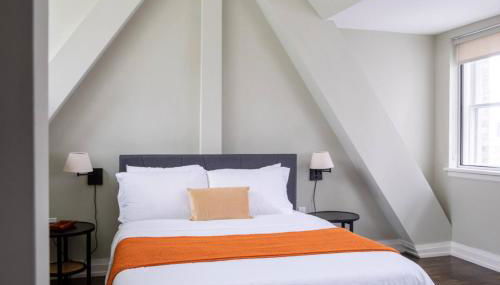 Downtown Luxury 1BR Loft - Photo 4