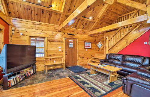 Ski Lodge Mtn Retreat with Fire Pit, Deck and Views! - Foto 5