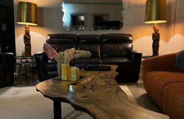 More Boathouse than Lakehouse - Foto 26