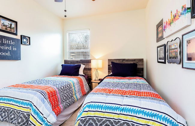 Upstay-2-Home Complex for 18ppl - Photo 5