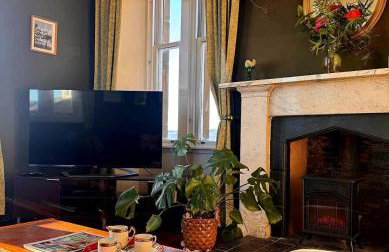 Victorian Apartment with Sea Views - Photo 22