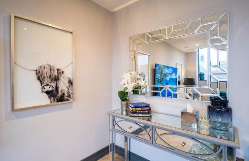 Luxe Apartments, The Moorwell, Secure Parking, - 10mins Cardiff City Ctr - Photo 37