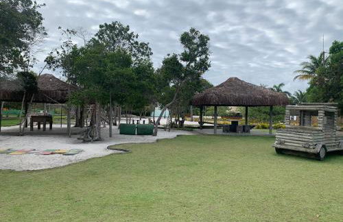 Charmoso bangalô balinês pé na areia Outeiro das Brisas - Foto 33