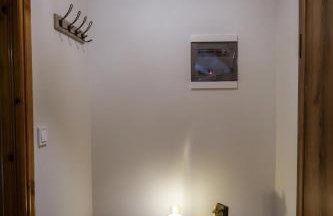 Riverside Escape ,modern residence with courtyard - Photo 4