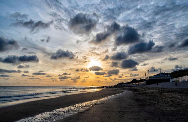 Modern Stay Near the Beach - Photo 35