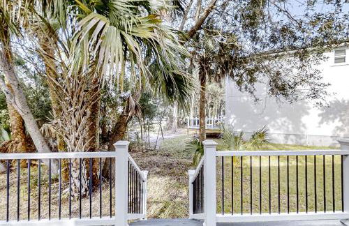 Newly-built 2-story home near the ocean with patio, washer/dryer, streaming - Photo 28