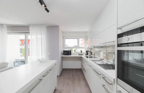 DELUXE APARTMENT 2 Schlafzimmer - Aufzug - kostenlos Parken - Balkon - Messe Flughafen - Foto 17