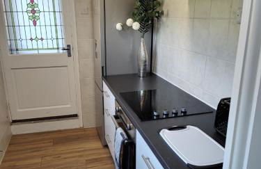 Jarvis Drive 3 Bed contractor house In melton Mowbray with parking - Photo 18