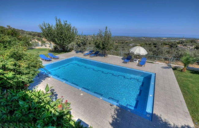 Amazing Villa Arios - Photo 18