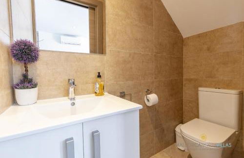 Villa Iola a 150m de la playa ideal para familias y amigos - Foto 21