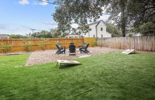 Luxury 5 BR 4 Bath, Hot Tub, Outdoor Kitchen, Across Street from Kyle Field! - Foto 54