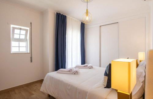 Luxuosa Villa com Piscina, Garagem e Vista Mar - Foto 12