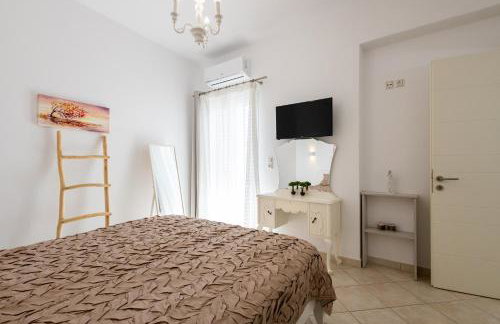 Lydia's East Apartment - Photo 23