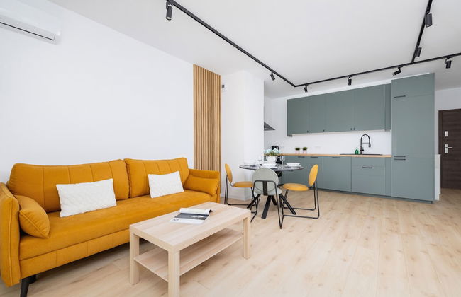 Stylish Apartment Bażantów by Renters - Photo 1