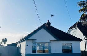 Seaside getaway 3 Bedrooms - Photo 13