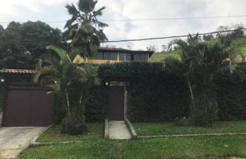 CASA SURYA, Piscina Fantástica, Churrasqueira, Completa, 18 HÓSPEDES na REGIÃO DOS LAGOS - Casa de Campo - Foto 39