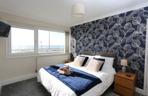 Fabulous beachfront 3 bed house with parking - Foto 46