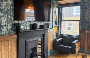 The Turret - Photo 4