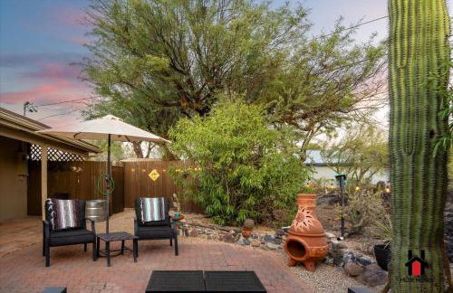 Sonoran Desert Getaway with Cowboy Tub - Photo 28