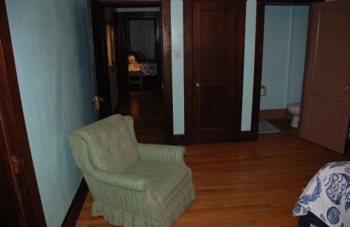 Old Time Beach Front Cottage - The Beach is your Backyard! Pet Friendly cottage - Photo 21