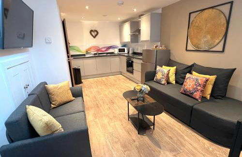 Glastonbury Hidden Passage, Split Level 1 Bedroom Apt - Photo 4