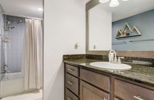 Sunstone Mesa Luxe Broadmoor Getaway w Hot Tub - Foto 56