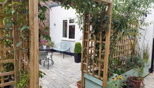 Self-Contained Holiday Accommodation in the Heart of Easingwold with Parking - Foto 3, Garden view