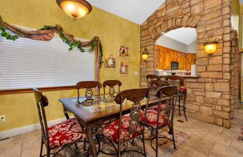 A Tuscan Adventure in California! 3 BDR Sleeps 8 - Photo 20