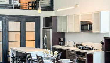 Stylish 2BR Loft with Top-Tier Amenities - 104 - GL - Foto 4, stove, dishwasher