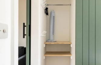 Salisbury 1BDR Apartment, Sleeps 4 - Contractor, Professionals, Family Friendly - Photo 20