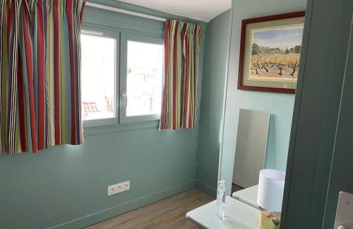 Au cœur du vieux Toulon au calme appartement rénové climatisé confortable étage élevé avec ascenseur proche parking et toutes commodités - Foto 7