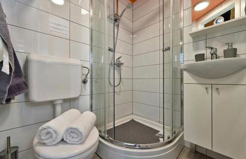 AquaHaven With Private Pool And Wellness - Happy Rentals - Foto 27